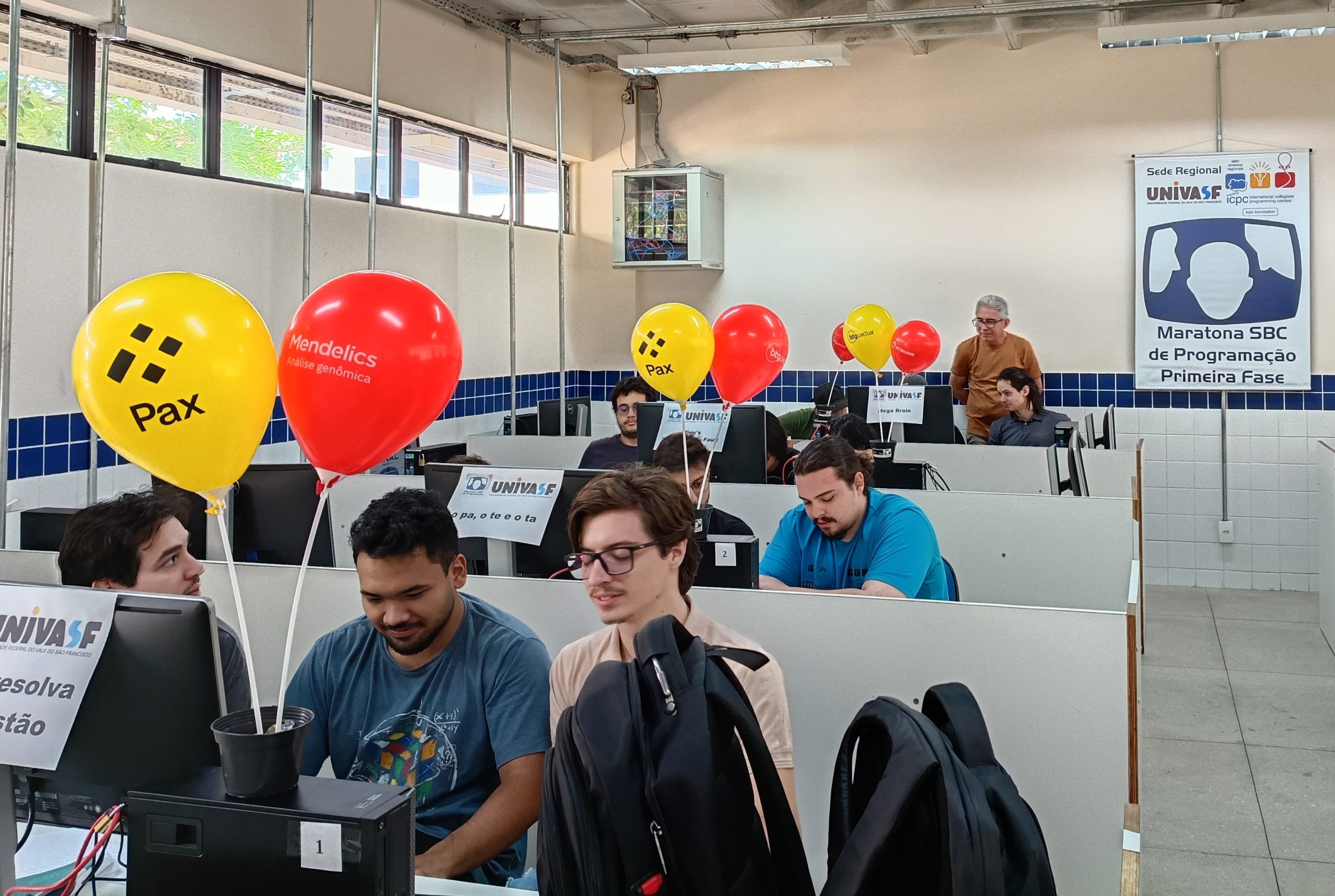 Participantes reunidos na etapa da Maratona de Programação no Campus Juazeiro